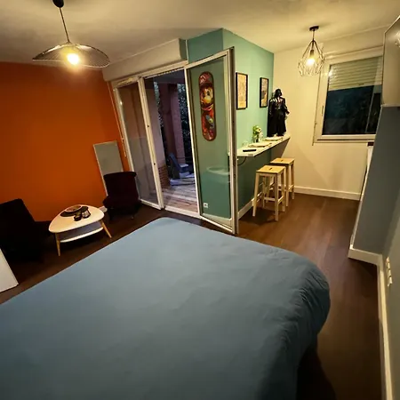 Loft Geek Avec Terrasse, Piscine & Parking - Proche Metro -