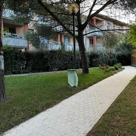 Loft Geek Avec Terrasse, Piscine & Parking - Proche Metro - Apartment *